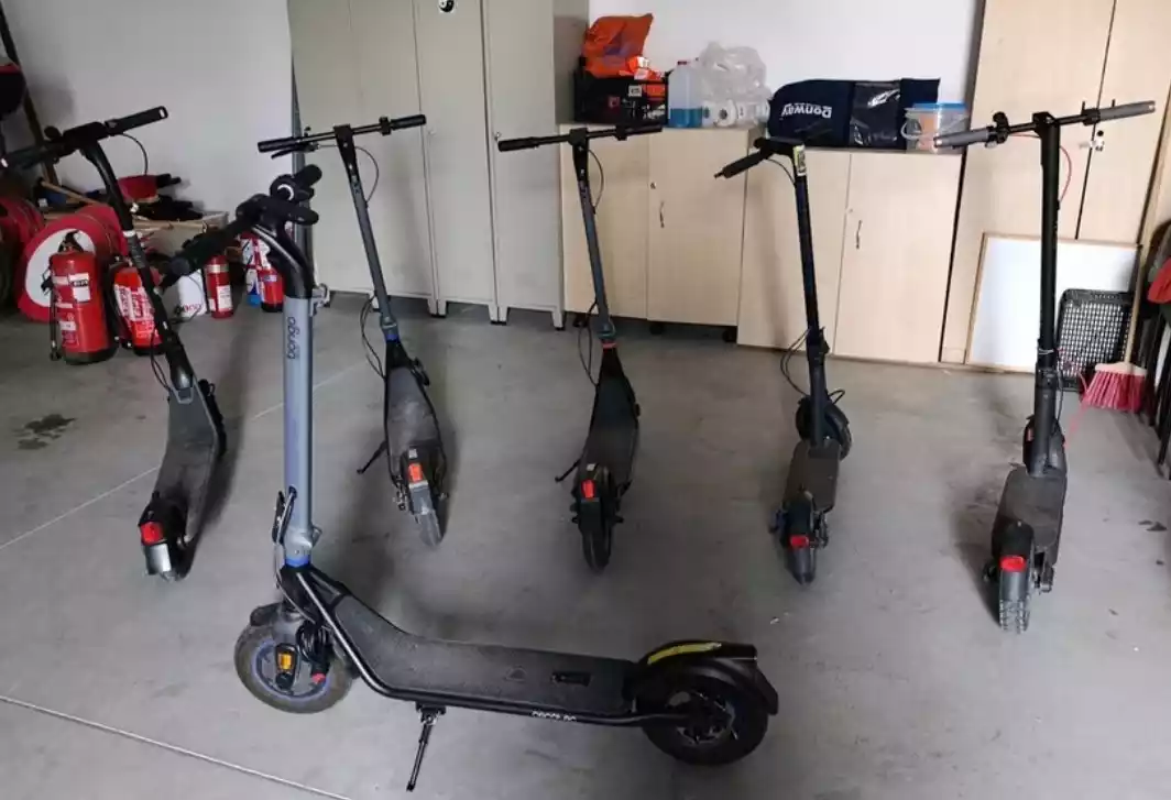 Patinetes incautados en Yeles