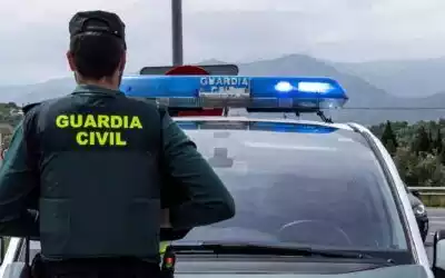 Mata a su pareja con un arma blanca y luego se suicida en Seseña